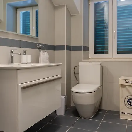 Prima فيلة Kaštela