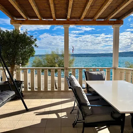 فيلة Prima Kaštela