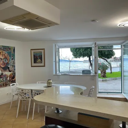 Prima * Kastela